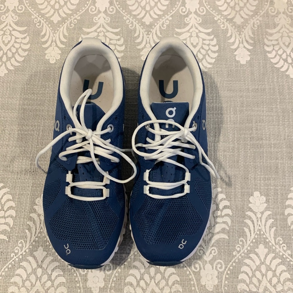Brand New On Cloud Sneakers!